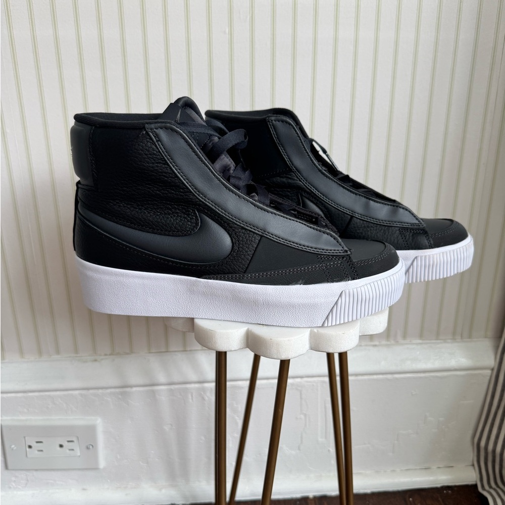 NEW Nike Black Leather Mid Victory Blazer Sneakers Size 7